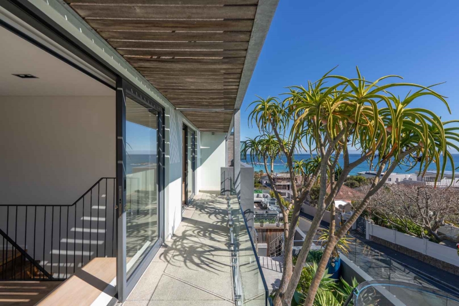 8 Bedroom Property for Sale in Camps Bay Western Cape